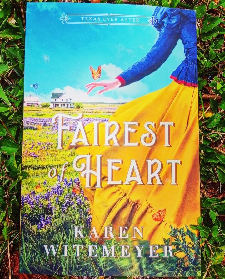 Yes!! Yes!!! Books and Fairy lights yes!!! 💕💕💕💕 I am sooooo happy to have Karen Witemeyer's newest book dessert in my hands!!❤️ this is part of a new series! I'm very thankful to be on the launch team! Karen's books have always been my joy and a beat in my heart!