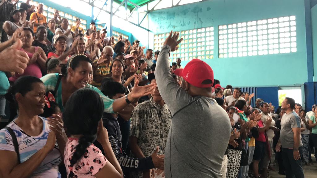 HectorFrontado4's tweet photo. Nuestras dirigencias de bases siguen más leales y firmes que nunca al proyecto bolivariano que conduce nuestro presidente obrero @NicolasMaduro. Desde #Marigüitar continuamos construyendo victorias.
@dcabellor @GPintoVzla @PartidoPSUV https://t.co/yDP1RDiw1X