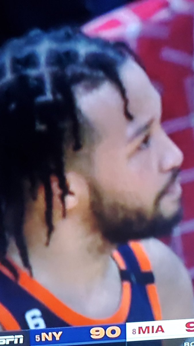 TorontoCeltics's tweet photo. Knicks fans and players after the grimes airball  😂😂😂 #knicksheat #HEATCulture #knicksnation #NBAPlayoffs https://t.co/zA2cp1Ih6d