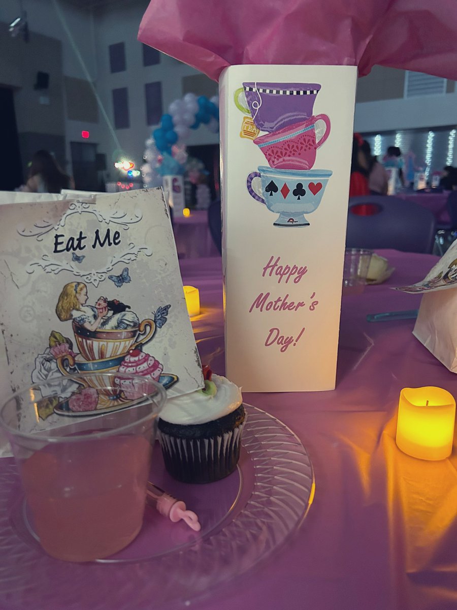 MonicaChavez005's tweet photo. Thank you so much @PurpleHeart_ES for helping us build these long lasting memories. I was so happy to celebrate with my my 2nd grader and my freshman ❤️#teaforthree #heroeshaveheart https://t.co/V8V3OajZZr