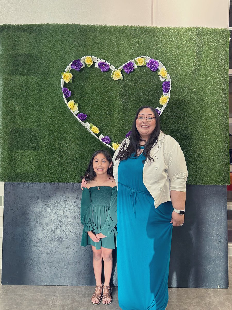 MonicaChavez005's tweet photo. Thank you so much @PurpleHeart_ES for helping us build these long lasting memories. I was so happy to celebrate with my my 2nd grader and my freshman ❤️#teaforthree #heroeshaveheart https://t.co/V8V3OajZZr