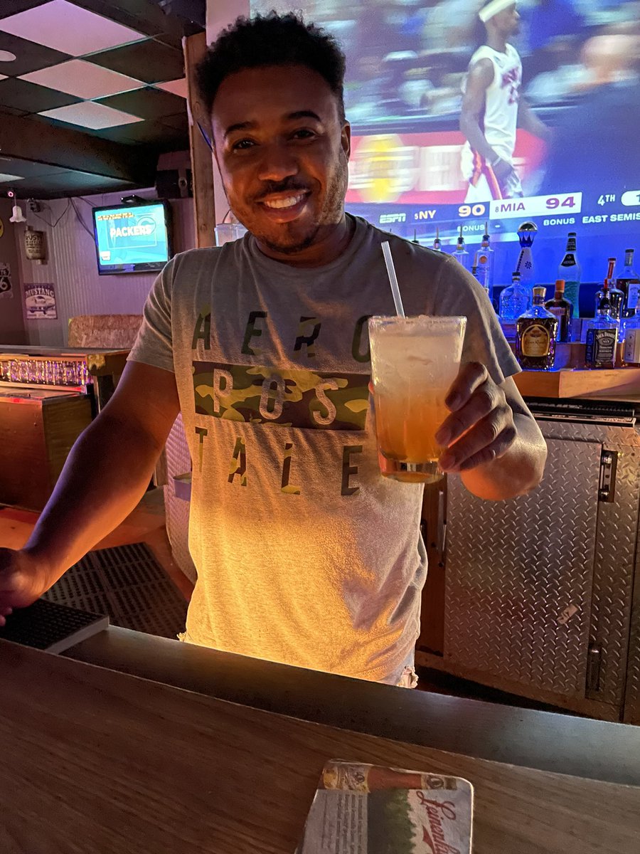 RT @BrianJohnsonGB: Rico at Jam-Rock with his newly minted drink, the simone. Welcome to Green Bay @Simone_Biles! https://t.co/2UwaPPapBq