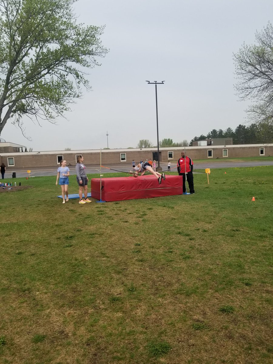 PWE_PhyEd's tweet photo. That's a wrap on Pinewood Field Day 23'. 5th grade had a blast in the rain! #montimagic #pwemagic https://t.co/dseEt2RU3V
