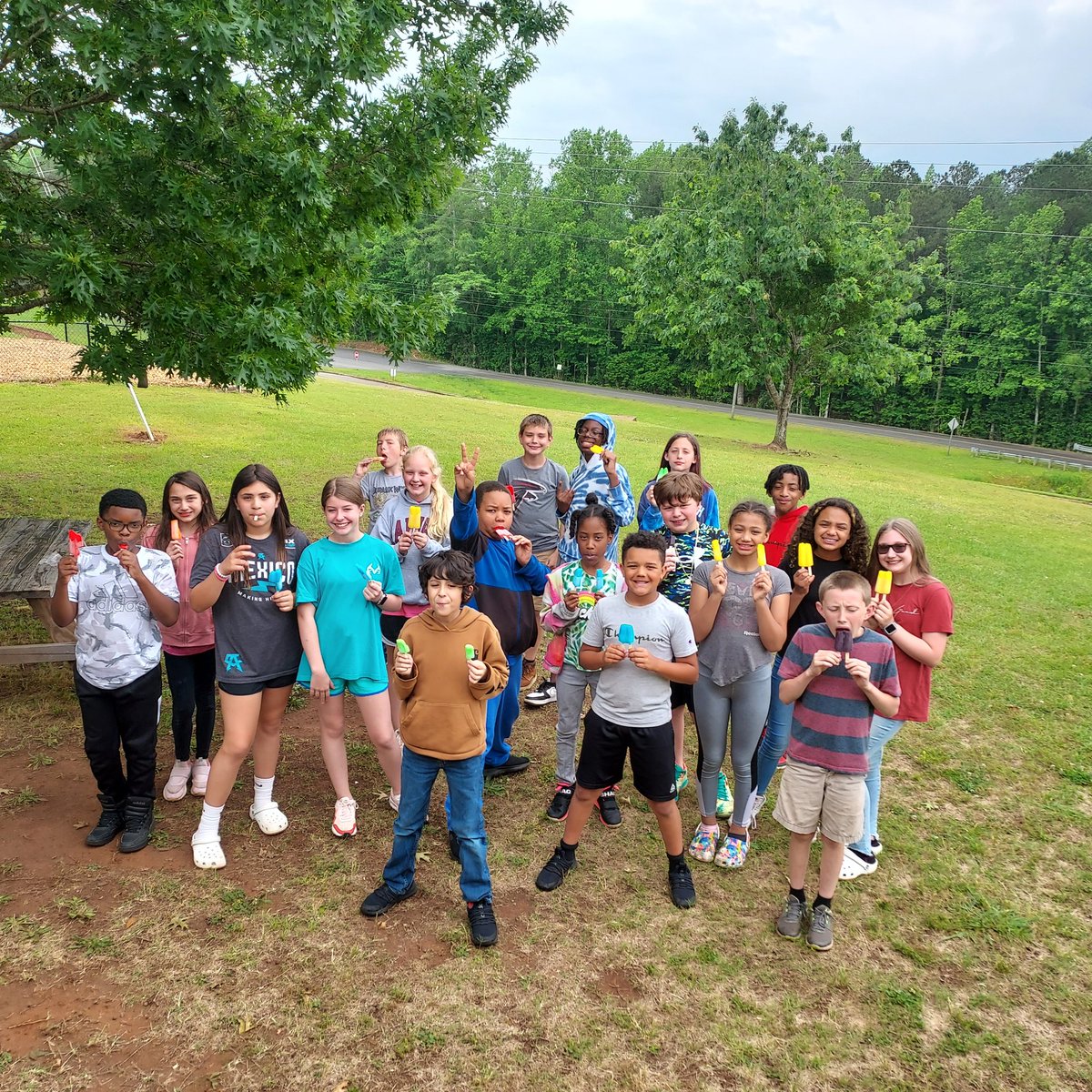 Popsicle party for meeting their AR goal for period 3❤️🎊🎈🎉 <a href="/SeitzHalie/">Halie Seitz Justice</a> <a href="/HubMediaCenter/">Media HUB</a> <a href="/Hubbard_Elem/">Hubbard Elementary</a>