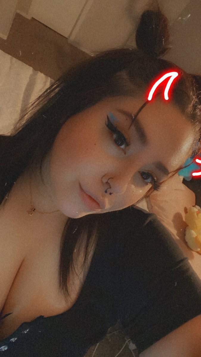 WhiteFox106 tweet media