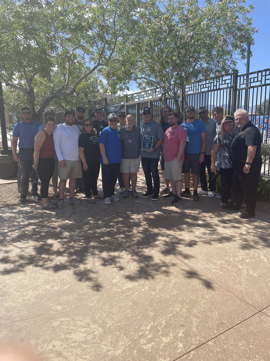 So happy to see <a href="/PapaWhit12/">Brian Whitaker</a> recognized today. He was inducted into the Southern Nevada Coaches Hall of Fame. Grateful to the people who continue to support him. Best coach and dad of all time. ❤️ @koniwhit
<a href="/mr_oreo_man/">Travis Whitaker</a>
@kyle_whitakerLV