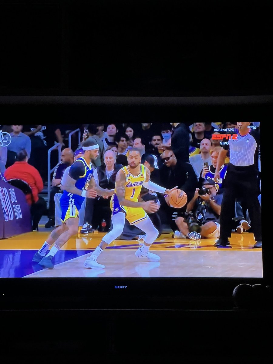 gleidibebrito's tweet photo. Que começo de jogo é esse??? Pqp o amigo @ariaguiar vão ter trabalho hoje pra narar. #NBAnaESPN https://t.co/qWf3z2uMp5
