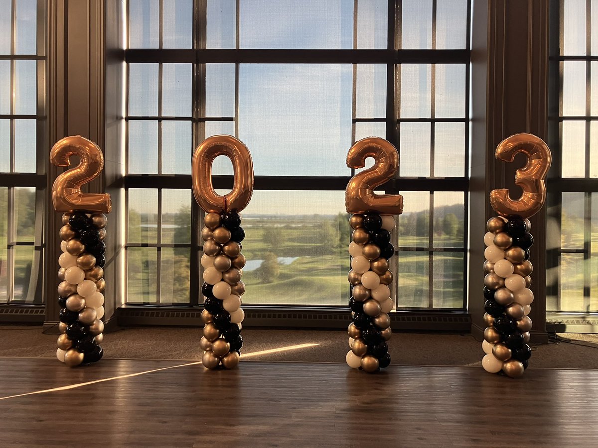 mrsharpess's tweet image. The sun came out for @PittSecondary prom dinner dance! Stay safe Class of 2023 #sd42