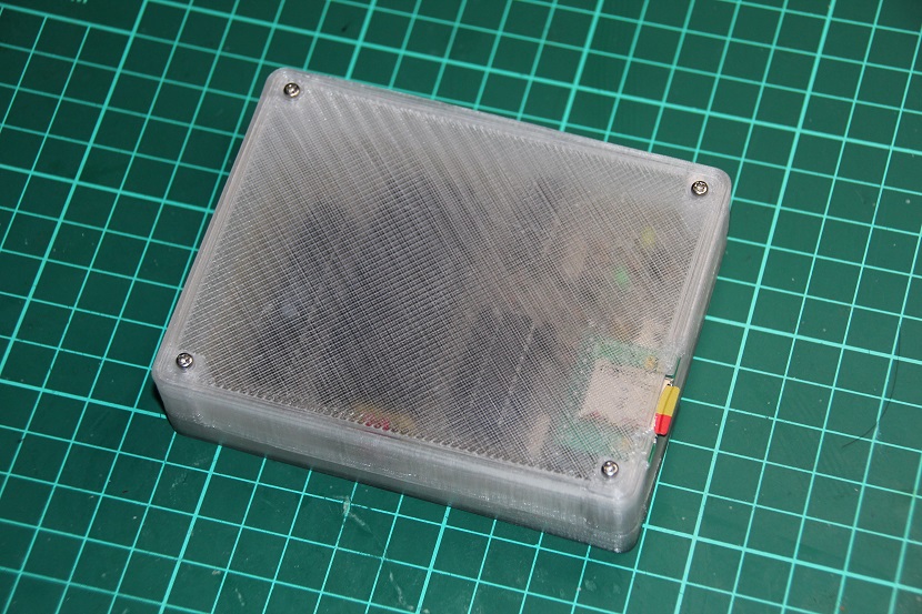 wcinp's tweet photo. Z80を使った実験をする際等速い方がいいので開発用基板の使用頻度が意外に高いです
今後も安定した動作を保ちたいので3Dプリンタでケースを作ってみました
エポキシ接着剤とレジンを使ってPETG部品の透明化のためのコーティング実験もやってみました
https://t.co/ckUDoiLGrF
#Z80PicCompact #DSMech https://t.co/1iuO0buOjl