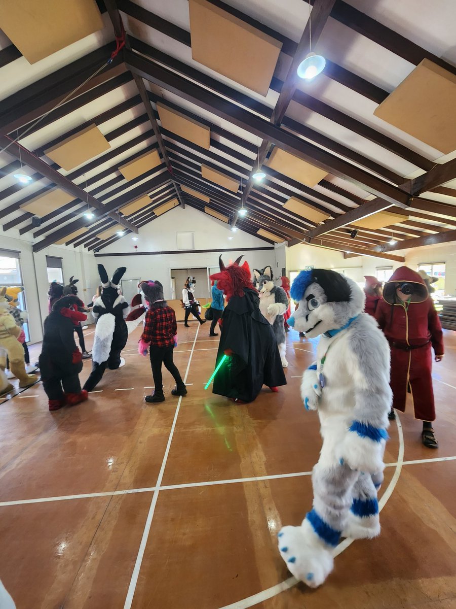Fluxfoxx_'s tweet photo. Fursuit parade at Southern Paws! #SoPaws #SoPaws2023 https://t.co/iWBYJWsVLe