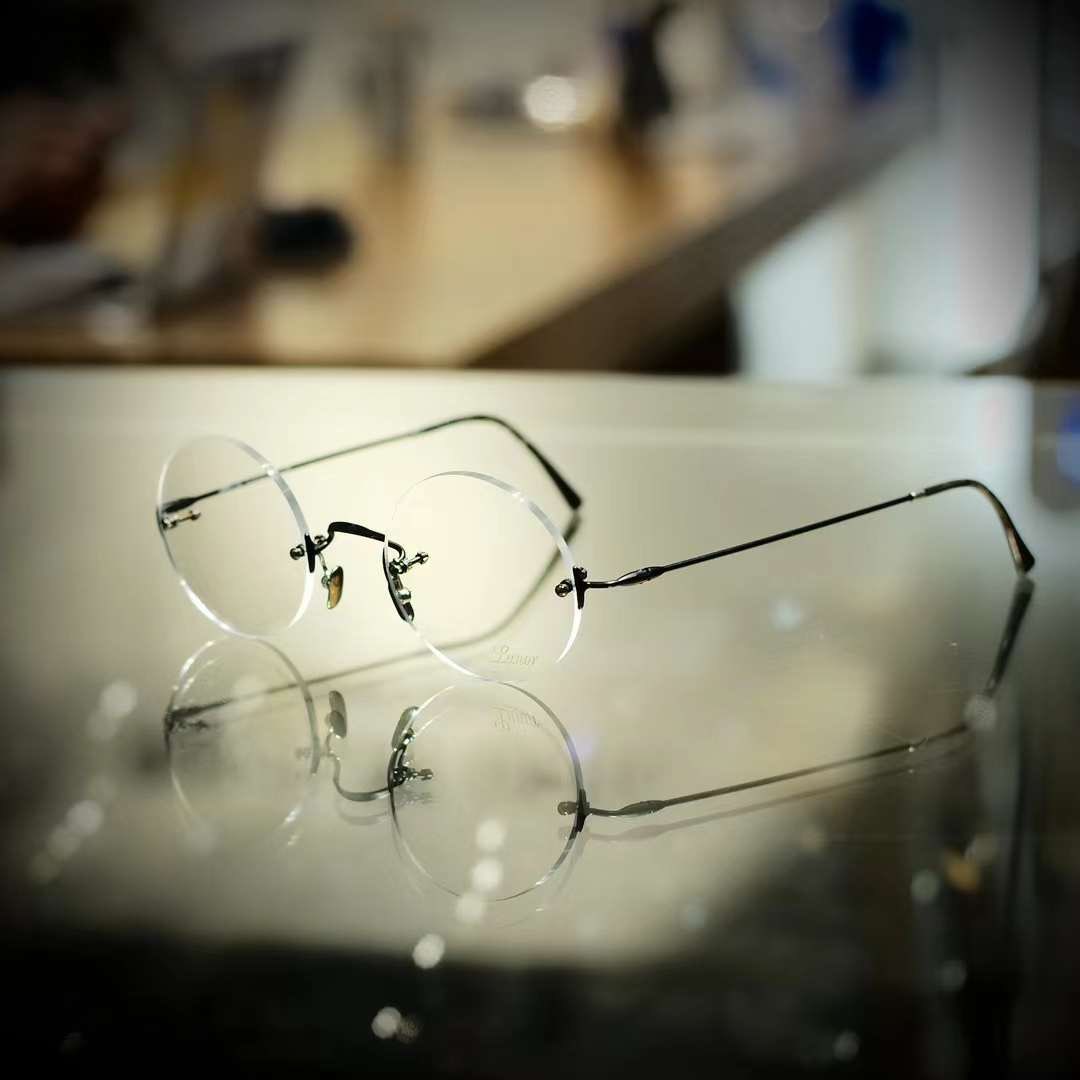 ReddotOpticAndy's tweet photo. 【 Lunor 】

Classic Rund SWS

https://t.co/U5oZ3u2MT1

紅點光學 Reddot Optic 

上環店：信德中心商場 2/F shop250  

電話：25476388

銅鑼灣店：軒尼詩 道500號希慎廣場4樓418-419號鋪 

whatsapp : 67365452

旺角店：洗衣街88號碧薈地下A舖 whatsapp :55457267 https://t.co/wqLI1LpVSH