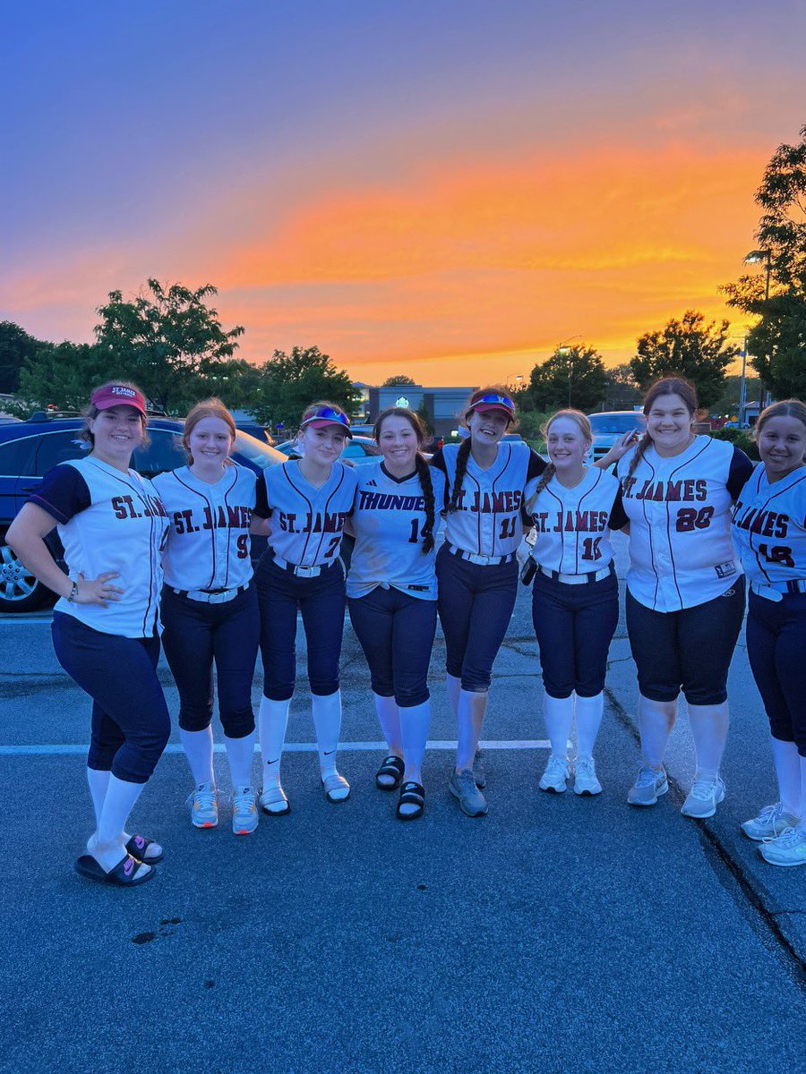 CoachHash_SJA's tweet photo. JV finished up 10-5 out scoring their opponents 211-91 on the season. This group learned a lot, had a lot of fun and @mayaamedina had one heck of a first season as a coach! 😎 What a great group of young ladies! https://t.co/0aqFAPdhwa