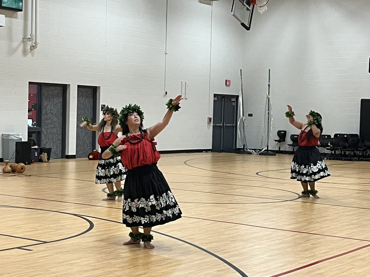 Bence_EDU's tweet photo. That was an incredible way to celebrate #AsianAmericanHeritageMonth2023 The @ClubUpstanders @NewTechCoppell sponsored the wonderful #IslandCrew to learn about Hawaiian and Tahitian Culture Alo-HA https://t.co/49eMXXhnJR