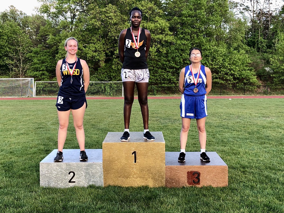 ESDAA1927's tweet photo. Girls 3200 Meter Run

🥇  Carine Nagorngor, Maryland (16:25.30)

🥈  Rylee Maher, Western Pennsylvania (16:31.83)

🥉  Isabella Centinello-Perez, St. Mary’s (18:30.82)

#ESDAA https://t.co/e6dFDJARB8