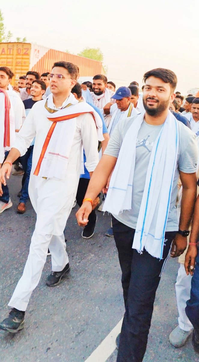 rajendragjr's tweet photo. #Day2nd
#जन_संघर्ष_पदयात्रा
@SachinPilot @ShivprakashGjr https://t.co/A0BA4gg8Fr