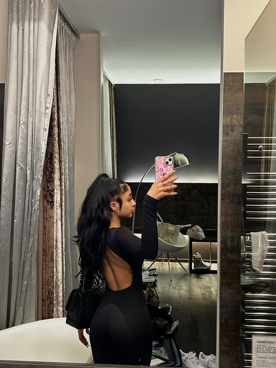 samariajdavis_'s tweet photo. germany https://t.co/JhcufXjRBg