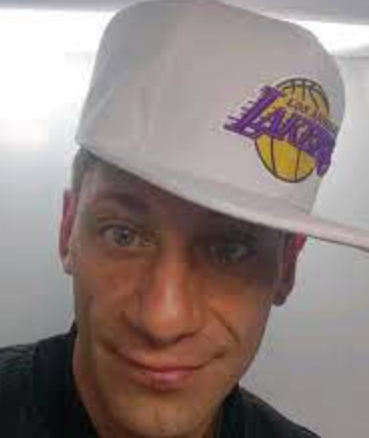 DryZz11's tweet photo. Nuevo numero papi micky +56 9 3872 8746 #papimicky #llegolahora #funa #pastero #chile #pedofiloylaconchetumare #watonpasillo https://t.co/a7iP6VEtD5
