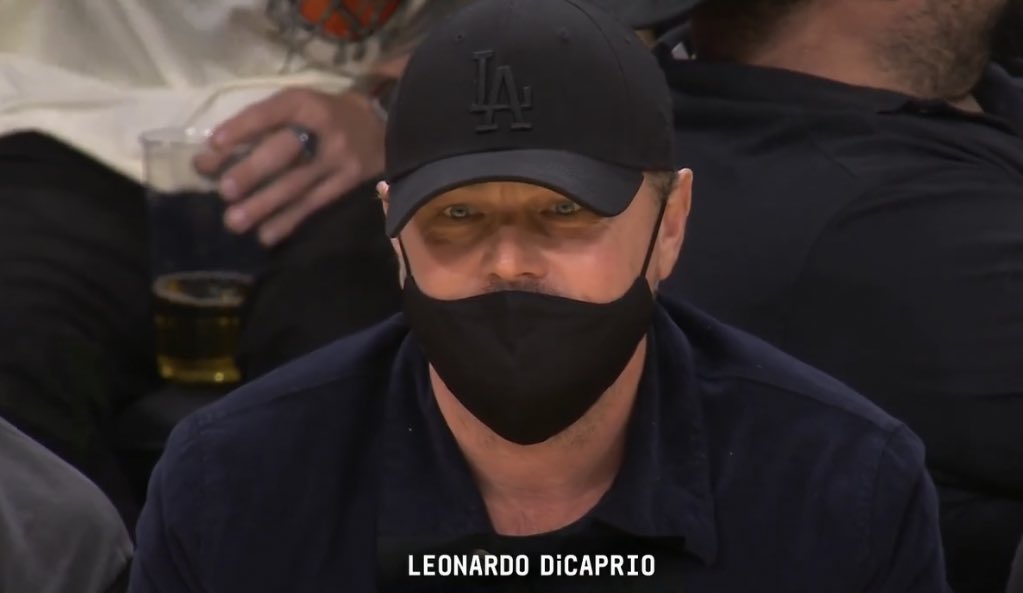 burackbobby_'s tweet photo. This is a photo of Leonardo DiCaprio tonight. Not 3 years ago. https://t.co/CEQ35rk2pL