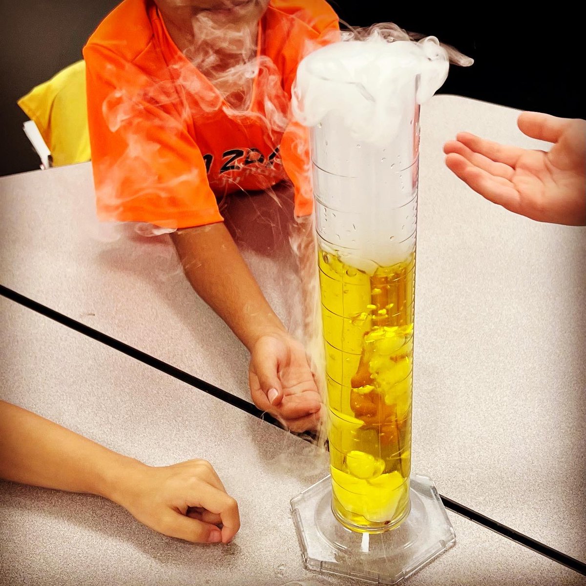 otownteacher's tweet photo. And for our grand finale- Fun with Dry Ice! π§ͺπ¨ @LPES_OCPS @LpeFirsties @Southeast_OCPS @CDLocps #giftededucators #stemeducation #science https://t.co/TNNxmpLO19