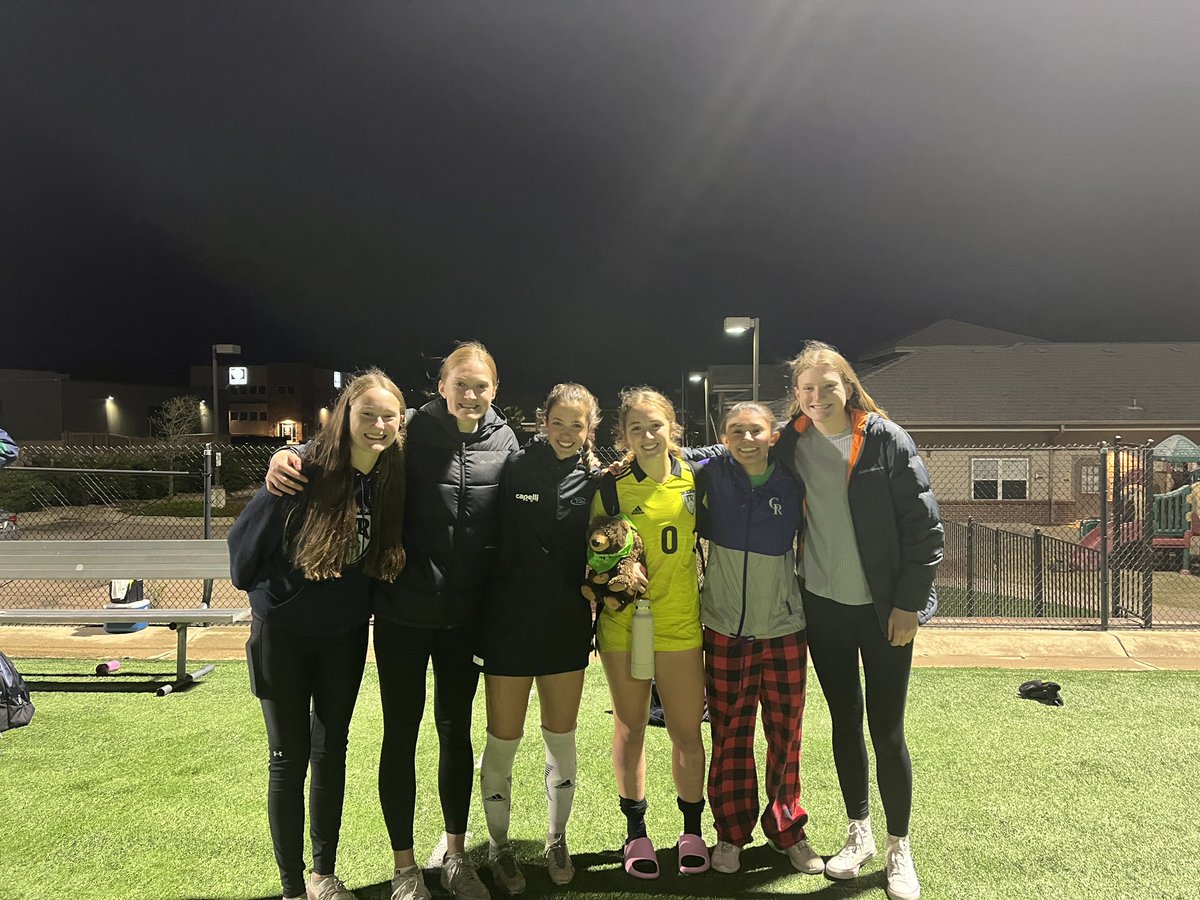 I feel good!!! Grizzlies take down Vista in 2nd round state playoff match, 3-2 on PKs!! Congrats to our dynamic Winton sisters!!! 💚💚💚🐻🐻🐻 #Point&amp;Run!!