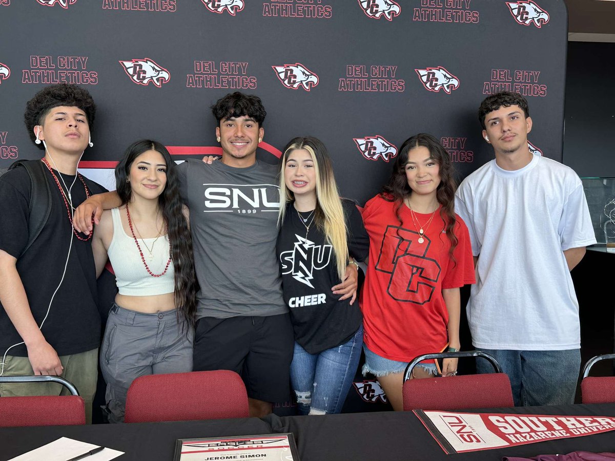 jeromesimonn's tweet photo. It was a great signing day for me ! I really enjoyed everyone coming to support me ❤️#signed #SNU https://t.co/PGtxNVFlaX