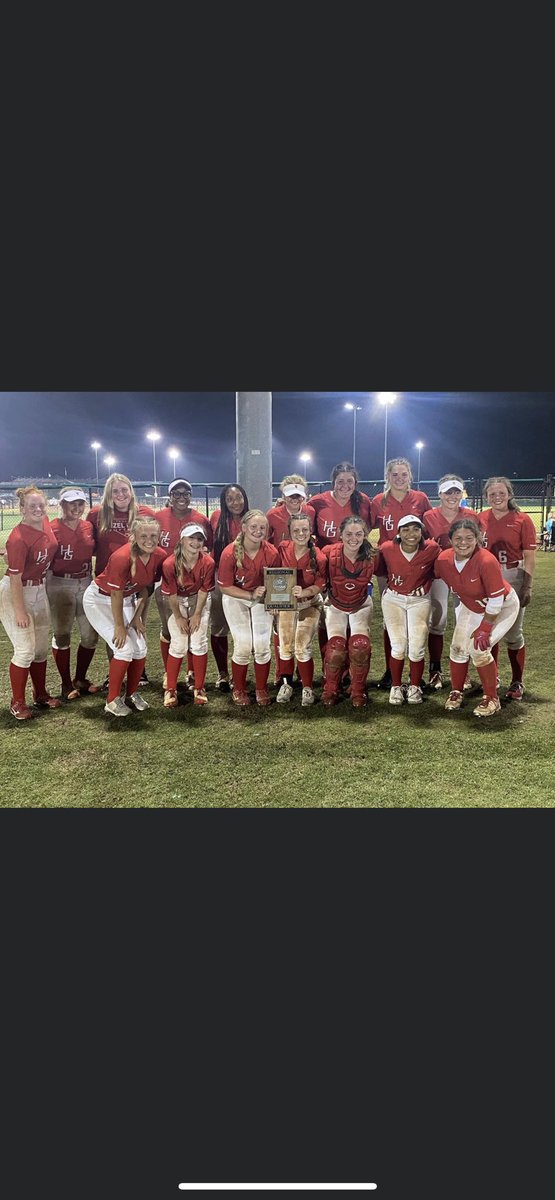 Kailey_Hyatt10's tweet photo. HG softball is going to state!! had a great time playing with my girls at regionals! https://t.co/2Squxw1tCx