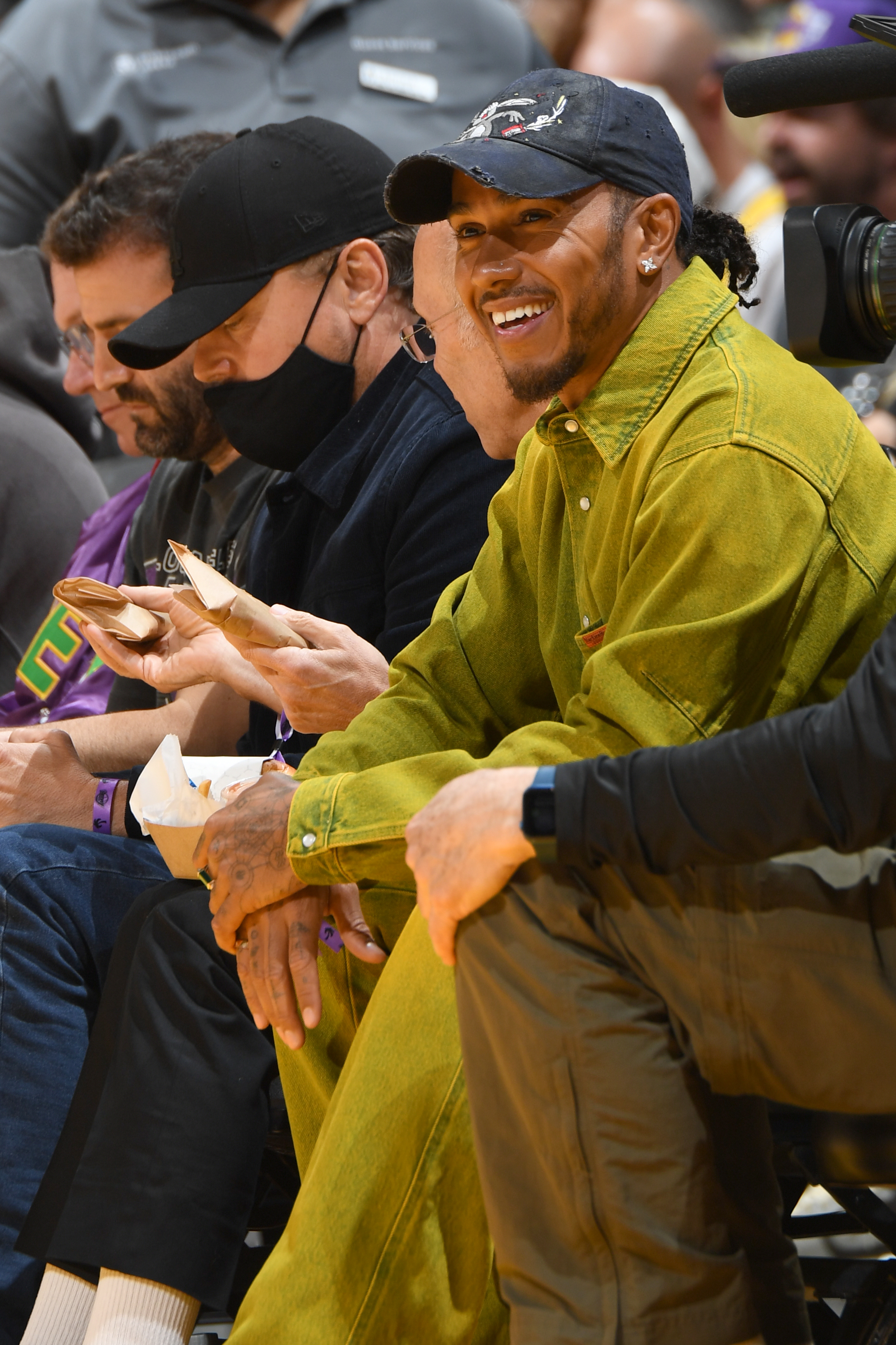 NBA Latam on X: Lewis Hamilton, Kendall Jenner, Michael B. Jordan y Kim  Kardashian 💜💛 ⭐️ Los #NBAPlayoffs en Hollywood ⭐️   / X