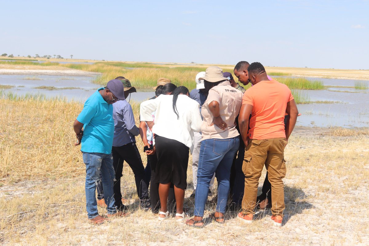 SASSCAL_ORG's tweet photo. GMES & Africa consortium SASSCAL and it's technical partner conducted a user acceptance test, ground truthing and validation of the #WeMAST Geoportal App of the Okavango and Cuvelai river basin with stakeholders and end users. https://t.co/cZSGF3E3V5 https://t.co/4iIp5BLSDH