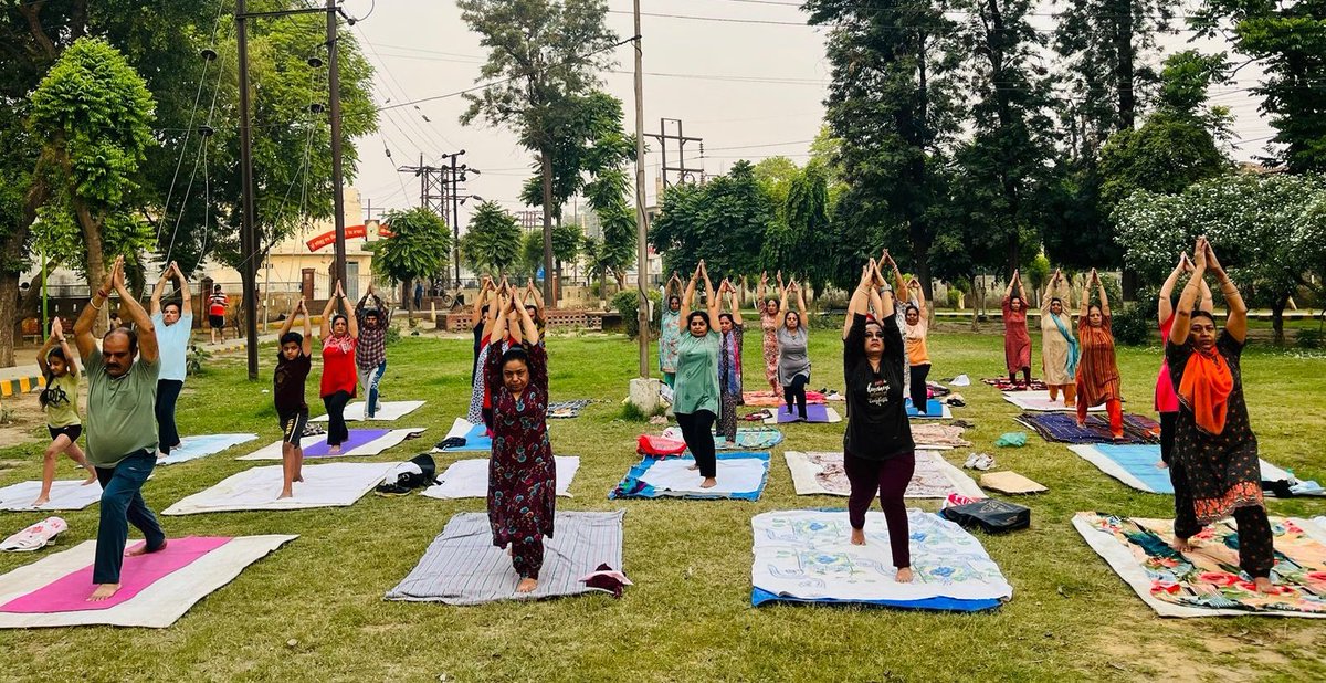 ਸੀ.ਐੱਮ  ਦੀ ਯੋਗਸ਼ਾਲਾ, ਛੋਟਾ ਗੁਲਾਬ ਪਾਰਕ
ਲੁਧਿਆਣਾ, ਪੰਜਾਬ।

C.M. Di Yogshala, Mini Rose Garden
Ludhiana, Punjab

<a href="/BhagwantMann/">Bhagwant Mann</a> <a href="/AAPbalbir/">Dr Balbir Singh</a> @Ludhianadpro
#CMDiYogshala
#Yoga
#yogainspiration