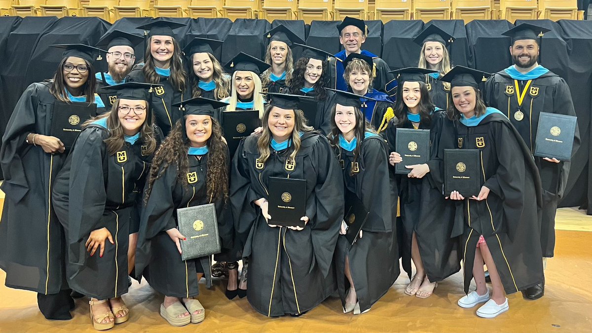 My heart is overflowing!!! 🖤💛 Proud of each fabulous face and the other members of this cohort spread all over the world who could not be with us in person today. They are the future of school leadership and (trust me) the future is bright!! #LeadLearnELPA