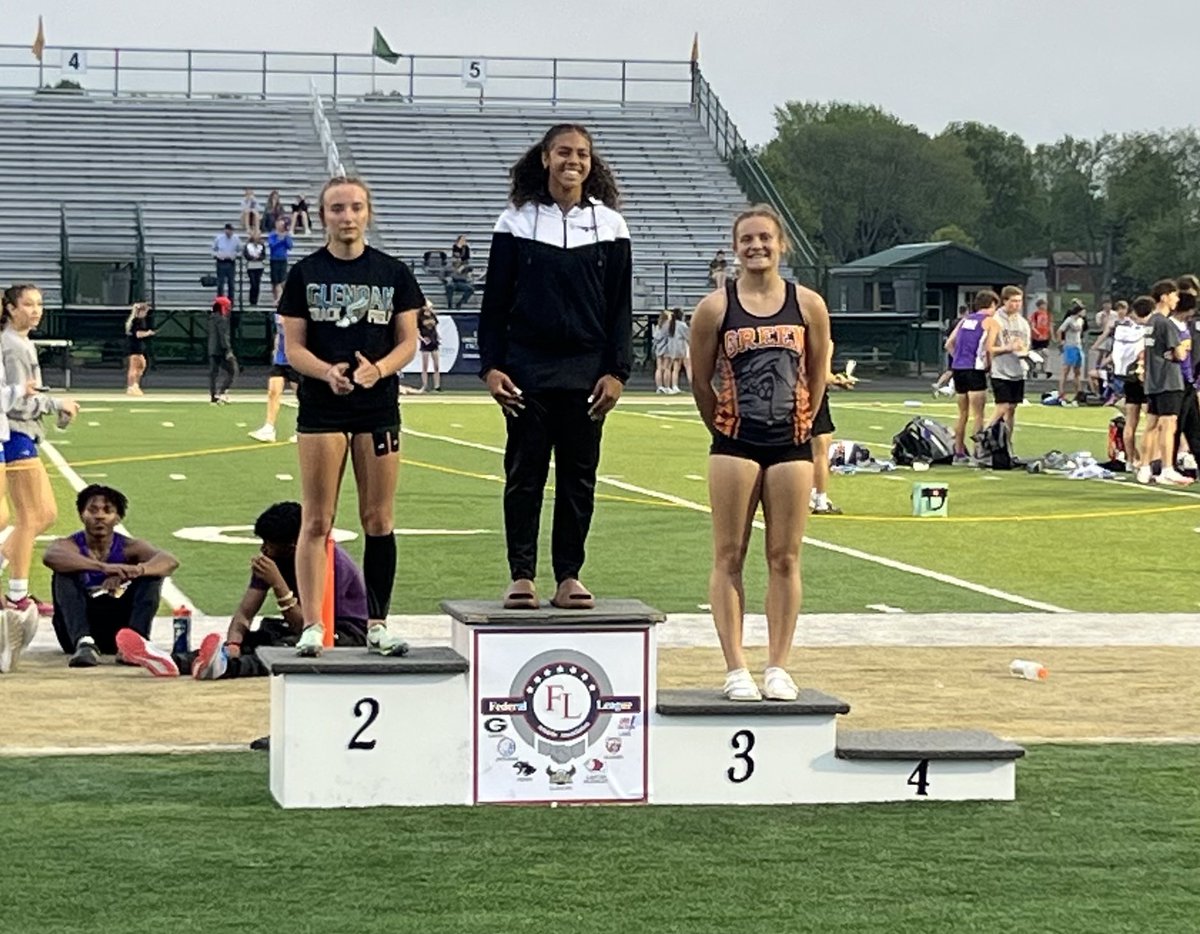 reesegenet's tweet photo. Green got 5th tonight at the Federal League Championships! I got 3rd in long jump with a 16-4 jump. I placed 6th in the open 100m with a PR of 13.07, and we got 4th in the 4x200!! #bulldogstrong @Green_Bulldogs https://t.co/0KJRZimrpL