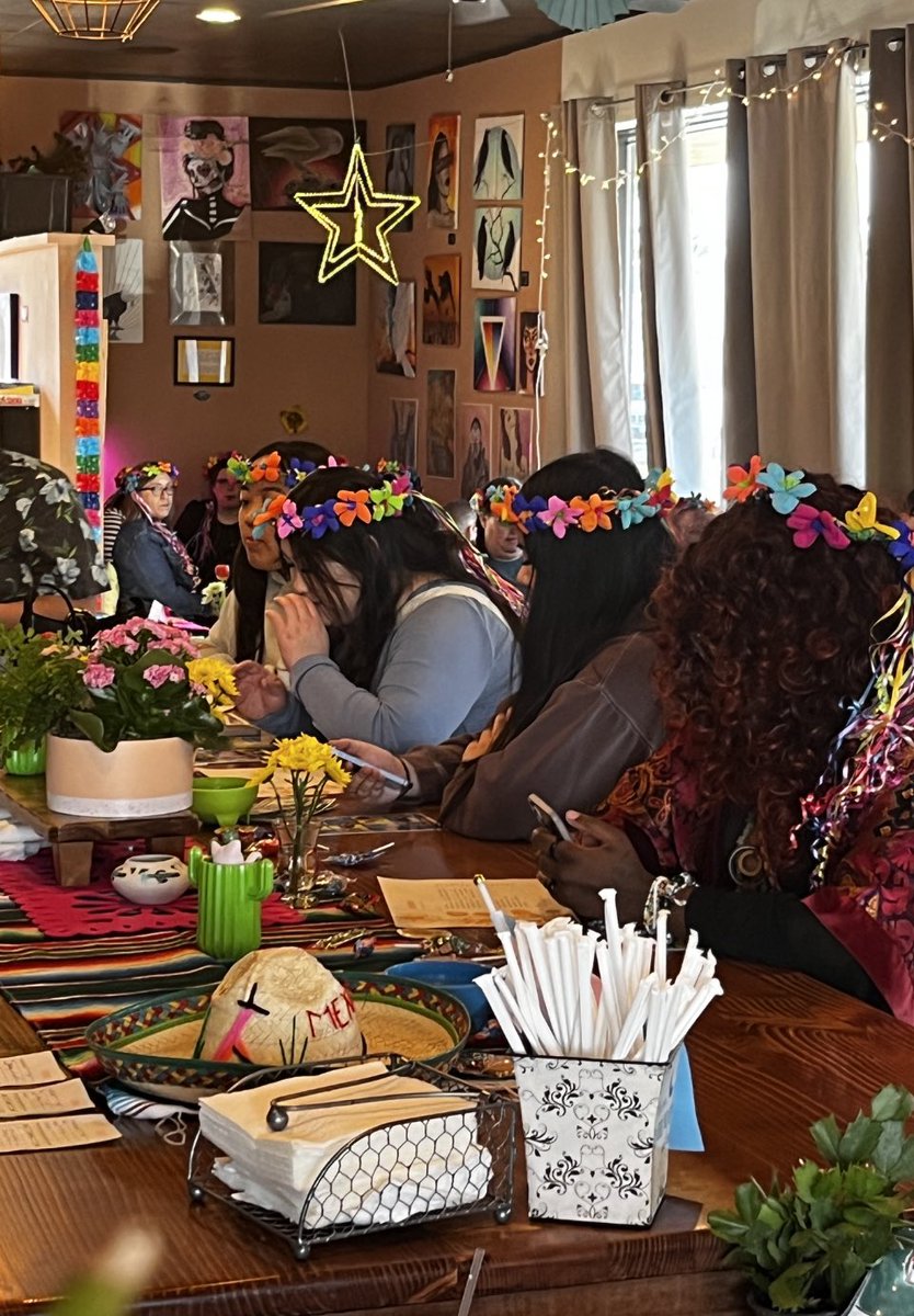 TweetweetAK's tweet photo. ⭐️ @Cafecito_Bonito
has a hand in all all the tasty things @ArciniegaStreet Drag Loteria tonight. 🌺🌸 #defenddrag https://t.co/ime6DgO121
