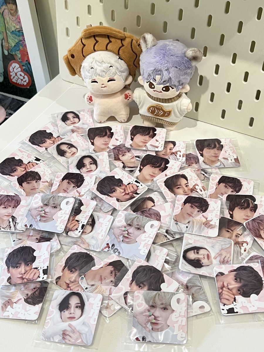 eeun21_'s tweet image. TDS2inKL FREEBIES ♡‧₊˚

Czenies~ 
I’m preparing 200sets for Jisung and Mark🥰 The square card are design by myself hehe🫶🏻 Quantity for the square card are limited, so it will be FCFS&amp;gt;&amp;lt;

Can’t wait to see you on d-day🥳💗 
Hope u like it💚

#TDS2inKL 
#THEDREAMSHOW_in_KL