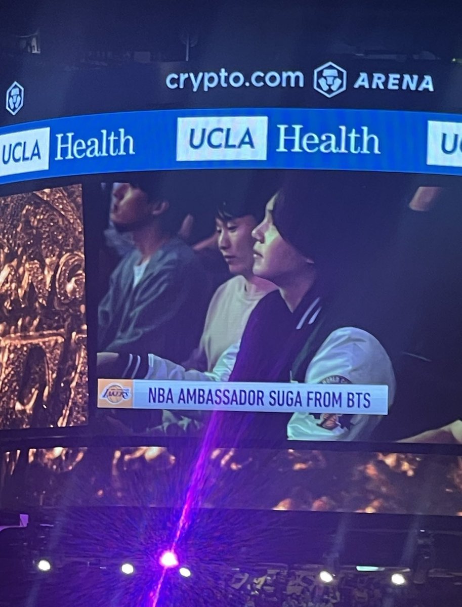 taegipills's tweet image. lewis hamilton and min yoongi are in the same room right now.