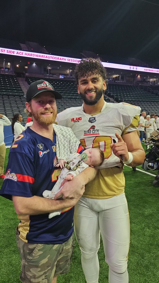 Adis_Momma's tweet photo. Ian's first @qcsteam game 🏈

@Lazy_S_Cowboy https://t.co/ZVpZ39lf3n