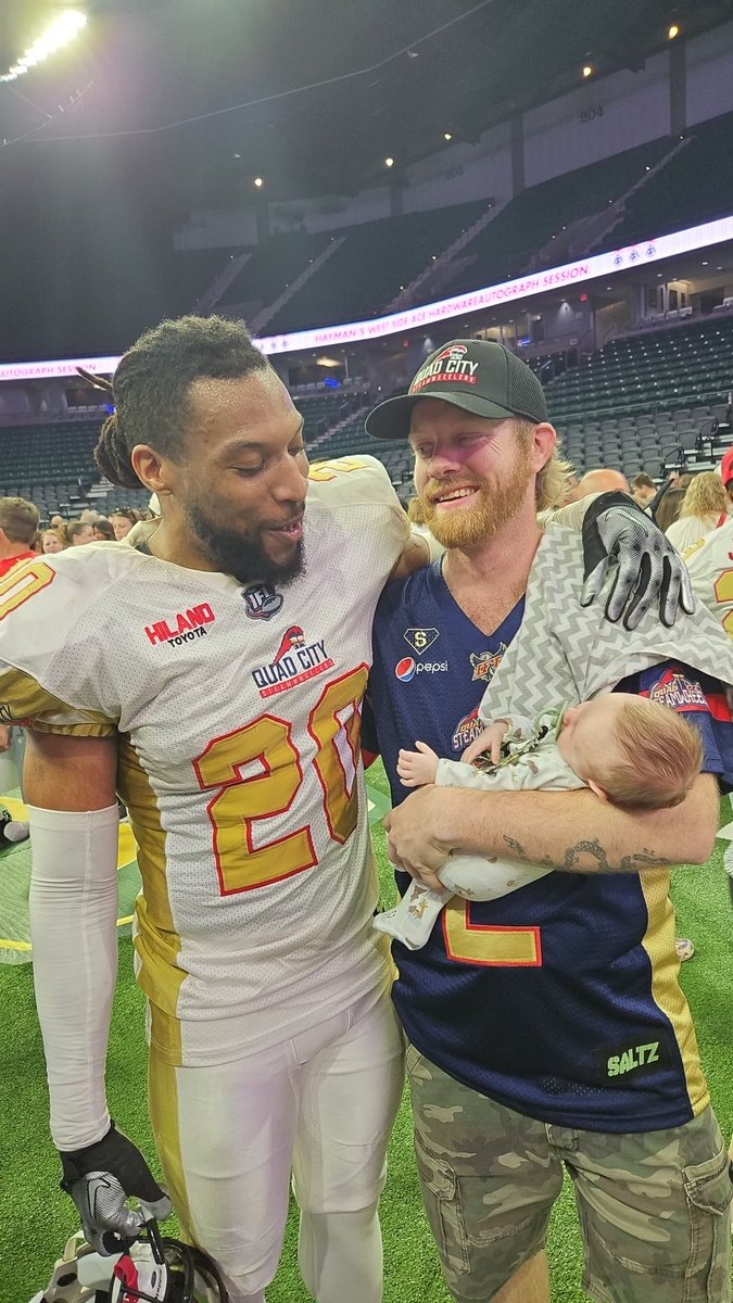 Adis_Momma's tweet photo. Ian's first @qcsteam game 🏈

@Lazy_S_Cowboy https://t.co/ZVpZ39lf3n