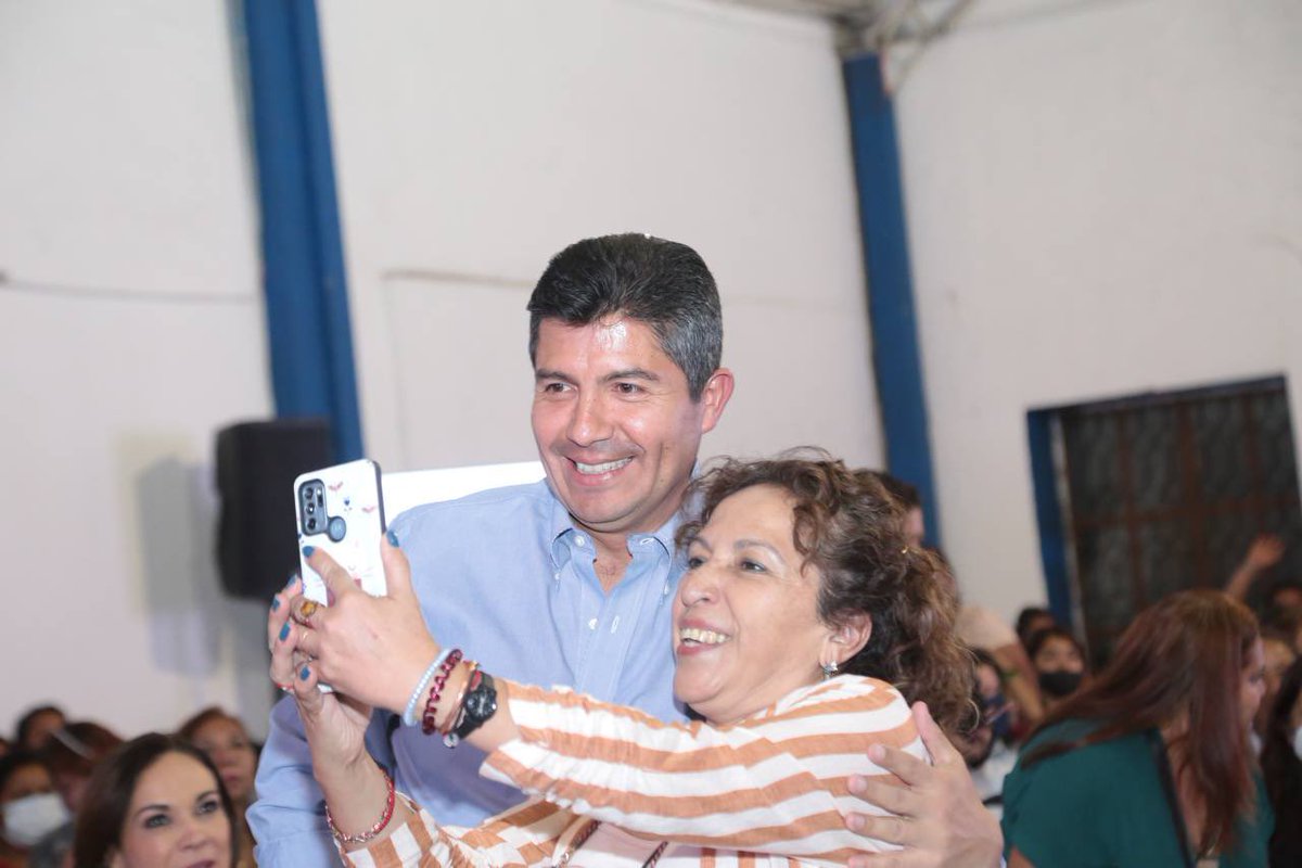 Contigo Mujer ha sido todo un éxito. Más de 6 mil mujeres han recibido certificaciones de cursos y talleres gratuitos para el autoempleo.

¡Muchas felicidades a todas! Sigan luchando por sus sueños.