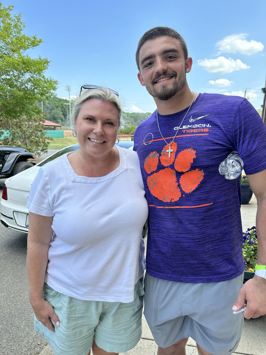 PrideAutumn's tweet photo. My son &amp; I got to meet Will Shipley today at his middle school. Go Wildcats, Warriors and Tigers!! 👩‍🎓99 alumni #allin #willshipley1 #Clemson #clemson @willshipley2021 https://t.co/A58EeChxo2