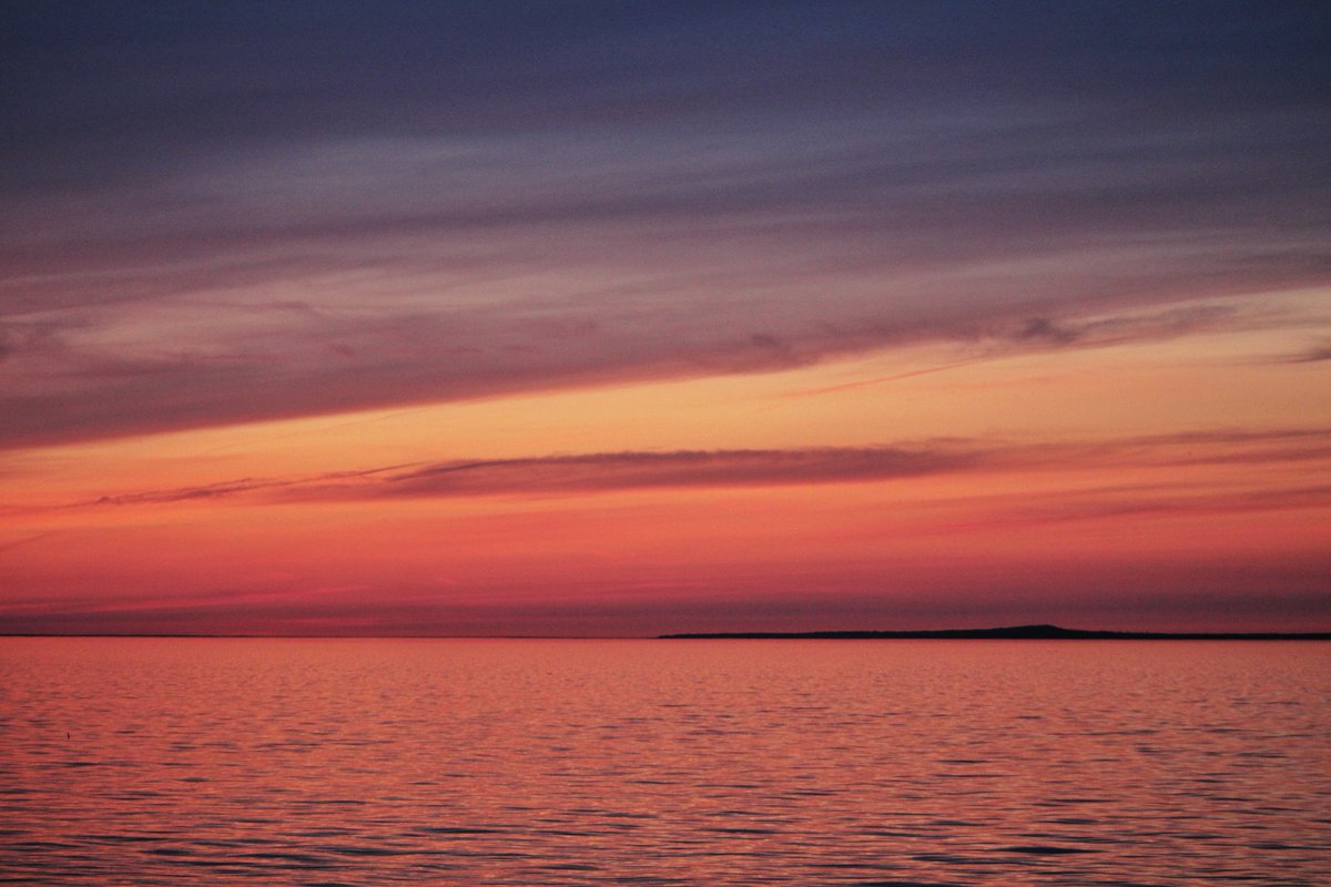 Chasing sunsets is one of my favorite things to do.

#sunset #sunsetphotography #michigan #michigansunset #michiganphotographer #cheboygan #greatlakesstate #greatlakeslife #lakelife #chasingsunsets #lakehuron #straitsofmackinac #mackinacisland #upnorth #boisblancisland