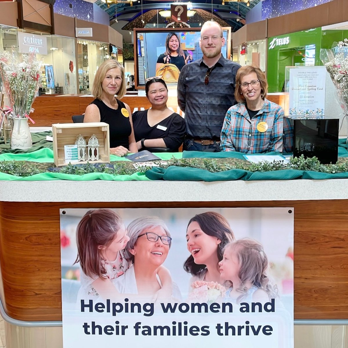 winsyyc's tweet photo. Pop by and say ‘Hi’ this weekend at @CrossIron_Mills  to celebrate Mother’s Day!

For a minimum donation of $5, you'll receive a flower bundle &amp; beautiful Mother’s Day card for that special someone in your life! 🌸

#yyc #yycevents #yycliving #mothersdaygift #mothersdayweekend https://t.co/gGjmPnwlHV