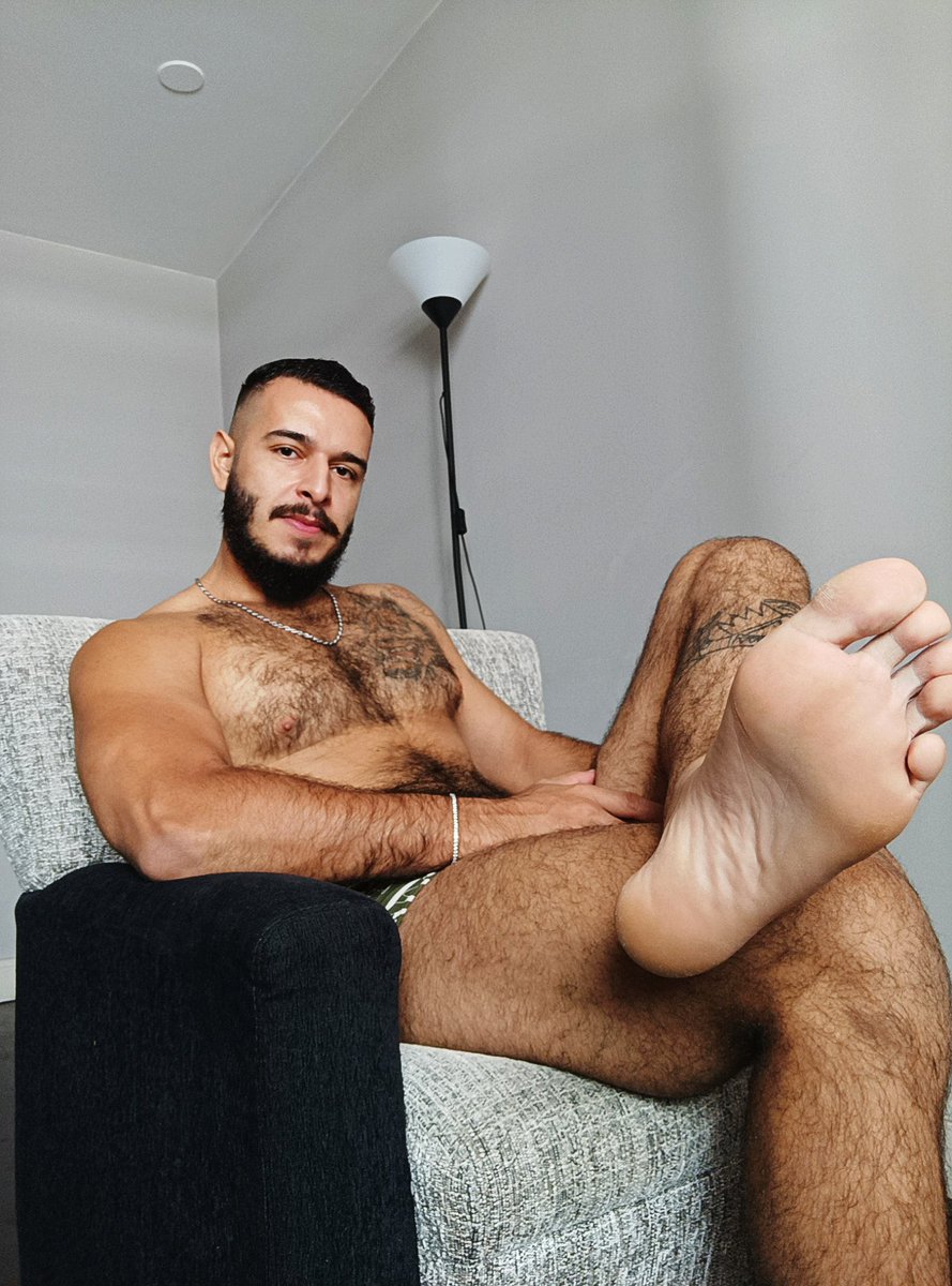 feetlover10my's tweet photo. Pezão 43 https://t.co/BMnuTIyPCl