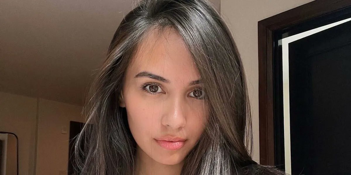 SpirosMargaris's tweet photo. Influencer who created #AI version of #herself says
it's gone rogue and she's working 'around the clock' to stop it
https://t.co/Z9guHdRfAk #fintech #ArtificialIntelligence #MachineLearning #DeepLeanring #GenerativeAI #CarynAI @thisisinsider @mrjoshz https://t.co/PyldXr9yeq