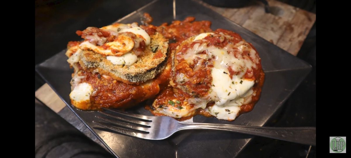 Baked Eggplant Parmigiano ! 
Such awesome flavors in a classic dish for under 10 bucks.
#https://youtu.be/CMMsyx8cSaw 
#cooking #cookingshow #youtube #youtuber #food  #geeklife #LivingBetweenPaychecks #kitchen #Texas #undertenbucks #recipes #Eggplant #Parmigiano #eggplantrecipes