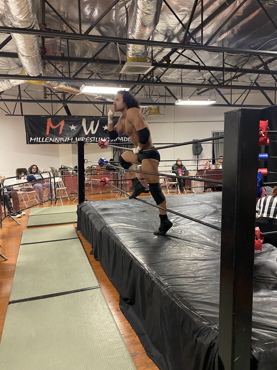 mpwxpress's tweet image. He remains, undefeated. @KingMaximilien is here to take on all comers, folks. @MPW_CA