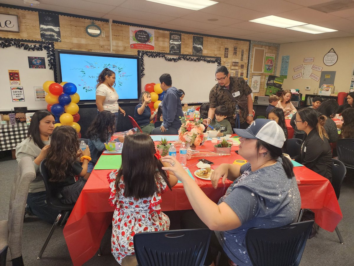 Such a beautiful moment at Franklin's Parent Center.  Mother's Day Teapot Art.  Seeing Mother's interact with their children is such a beautiful thing!