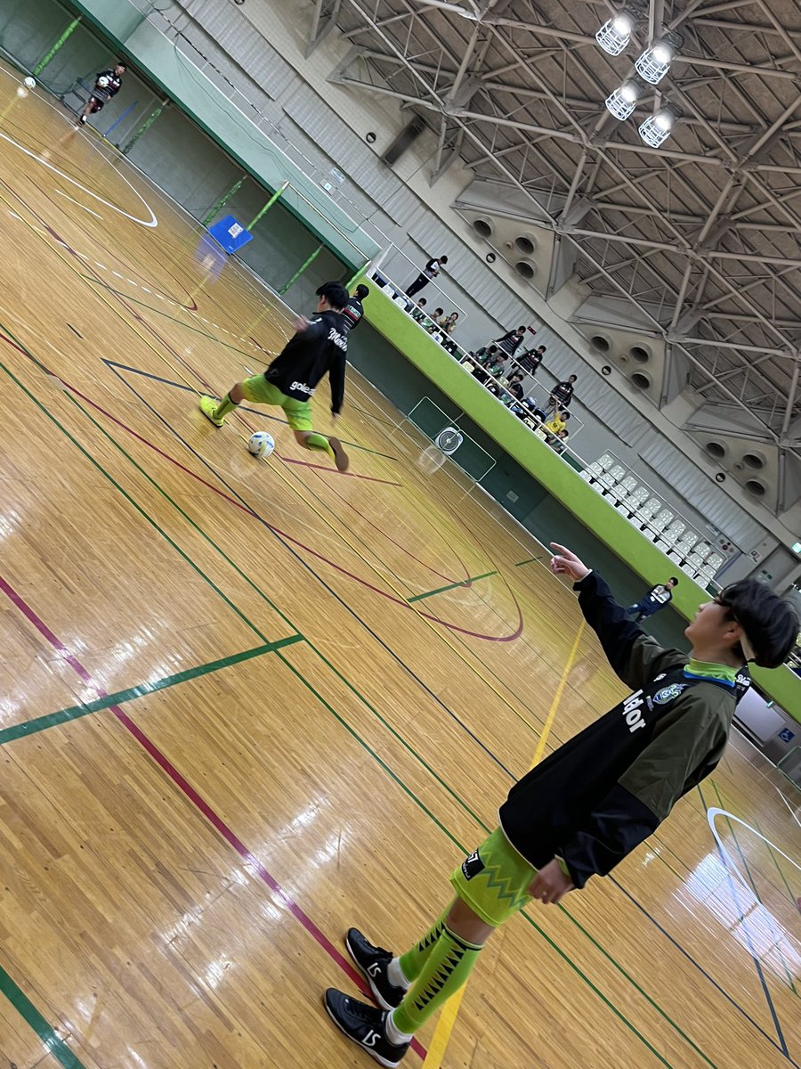 ＼ピッチ内W-UPスタート！／

K.O.間もなく！

スターティング5はこちら！
FP #31 鈴木、#33 酒井、#38 安池(C)、#42 北村
GK#39 中澤

ユースチームの後押しをお願いいたします！

#bellmare_f
#ittokai
#SENOBiRU
#TIVOLI