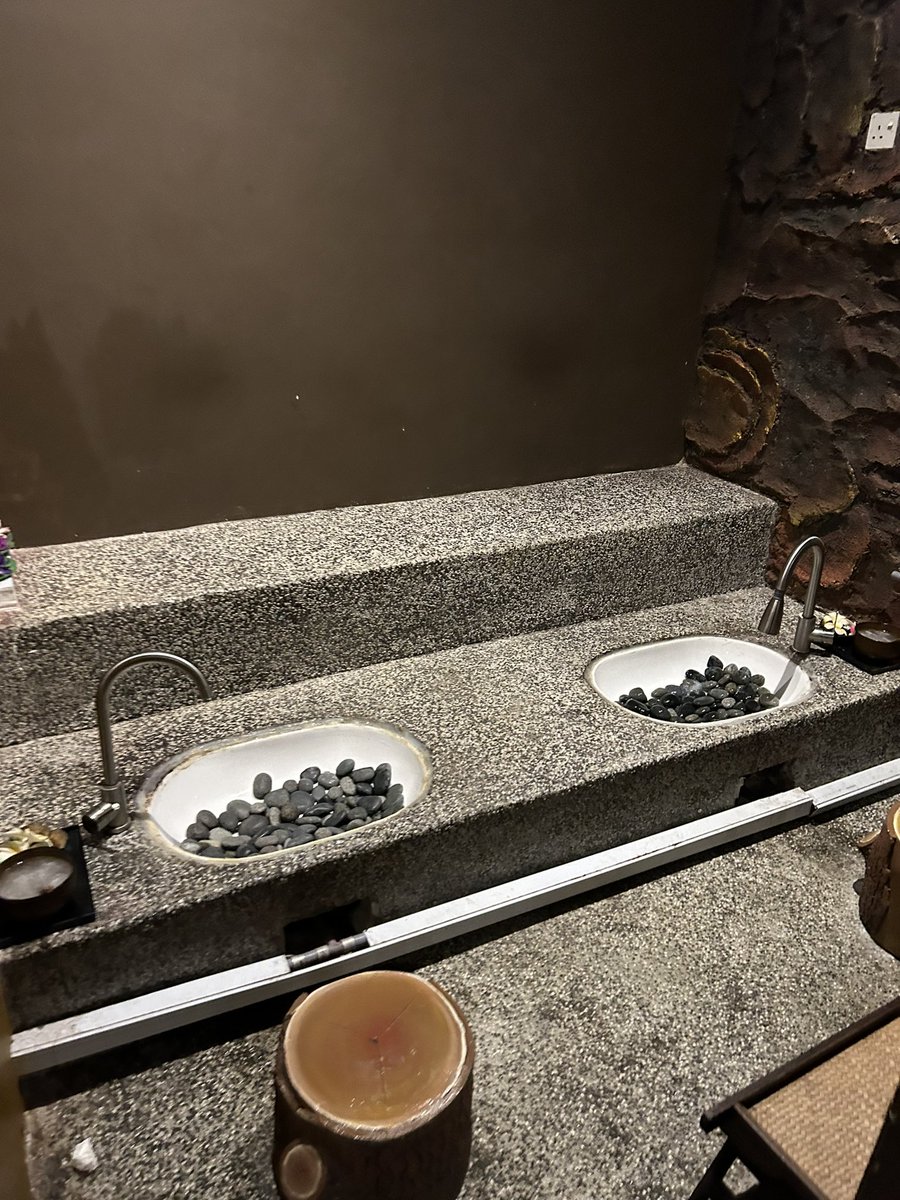 Nurintashaa's tweet photo. RM79 for a full body Balinese massage.

I balik dari pulau rasa cam sakit sakit badan. Pergi massage kat sini, puuuffff hilang. Mantap!!! https://t.co/6TryLY2ylk