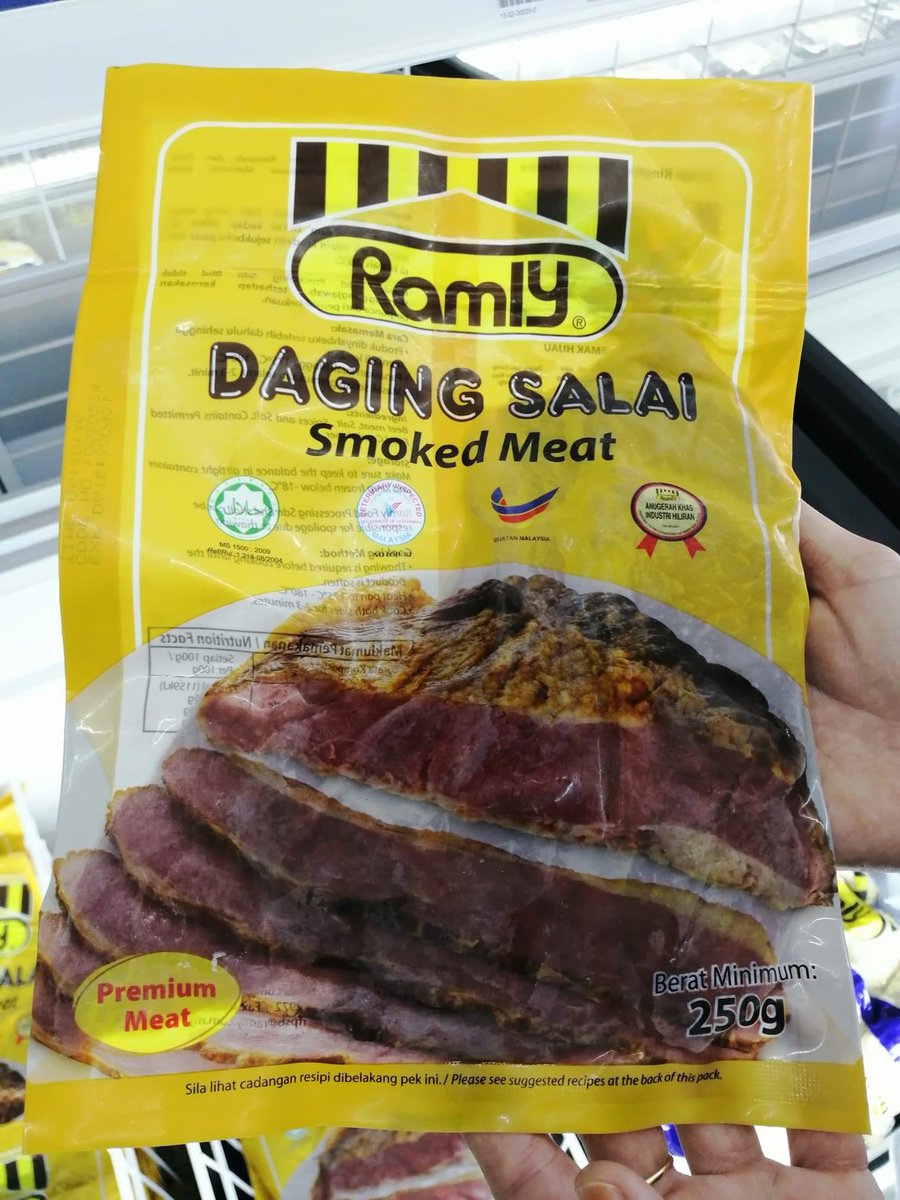 ahmadsharing88's tweet photo. Baru tahu Ramly  ada keluarkan produk daging salai ni, tak payah susah susah nak salai dah weih….

Lepastu bila masak daging lemak cili api mcmni mmg cenggini rasanya 👍🏼👍🏼👍🏼 https://t.co/Q9E1FVgJW2