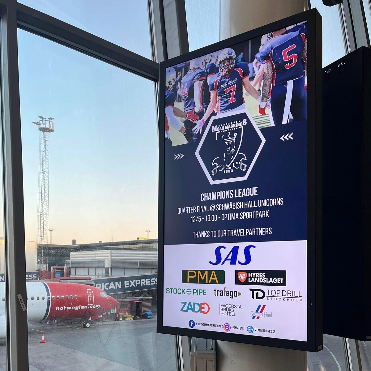 SMM_Football's tweet photo. God morgon från Arlanda! 🇩🇪🏈🇸🇪

#GoSMM #amerikanskfotboll #StockholmMeanMachines #CEFL @EuropeanLeague @unicornsfootbal https://t.co/tHBpLHStIM