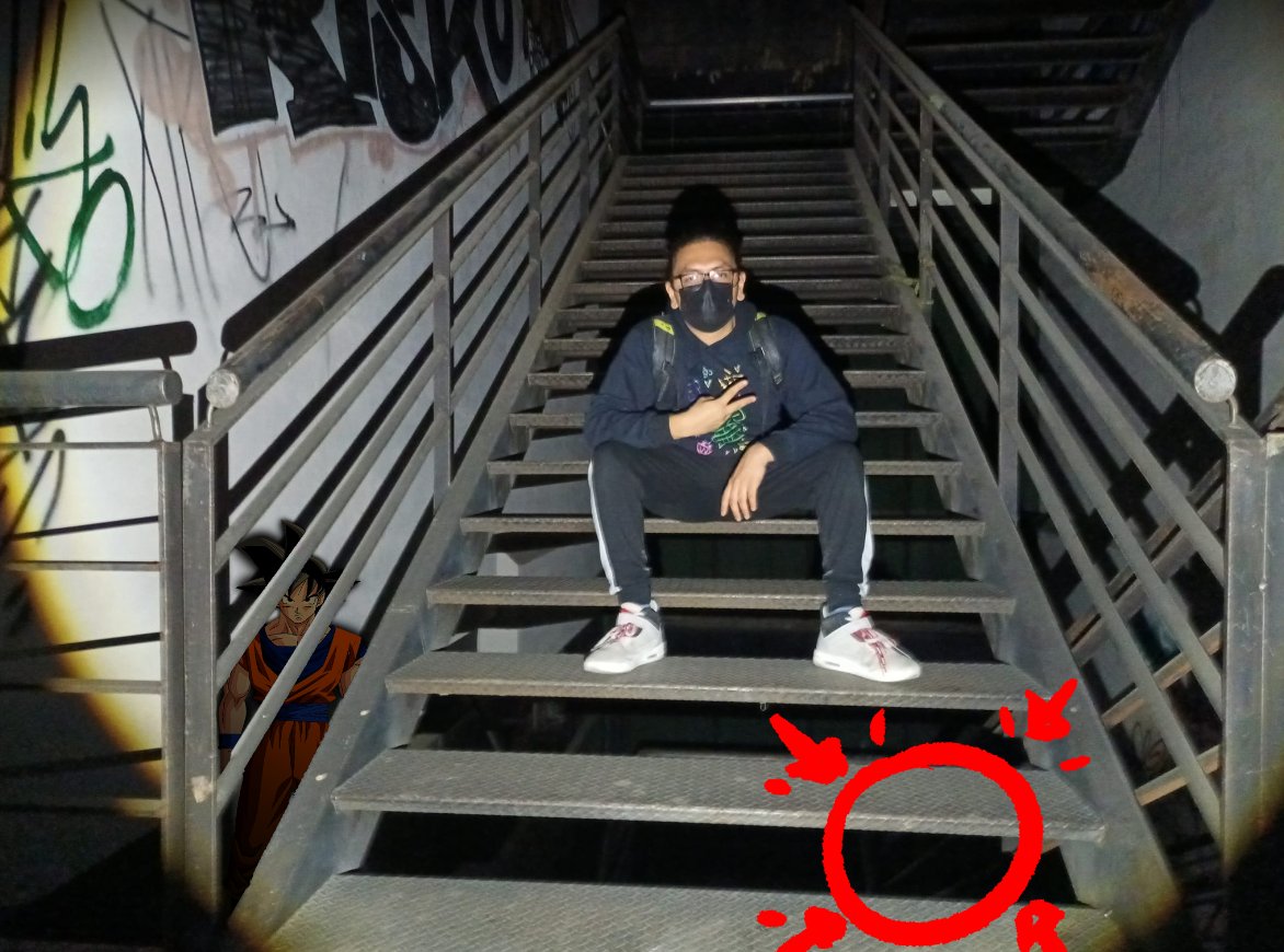 😐😳
<a href="/aldrich_bixler/">Aldrich Bixler (COMMS OPEN)</a> lo noto primero